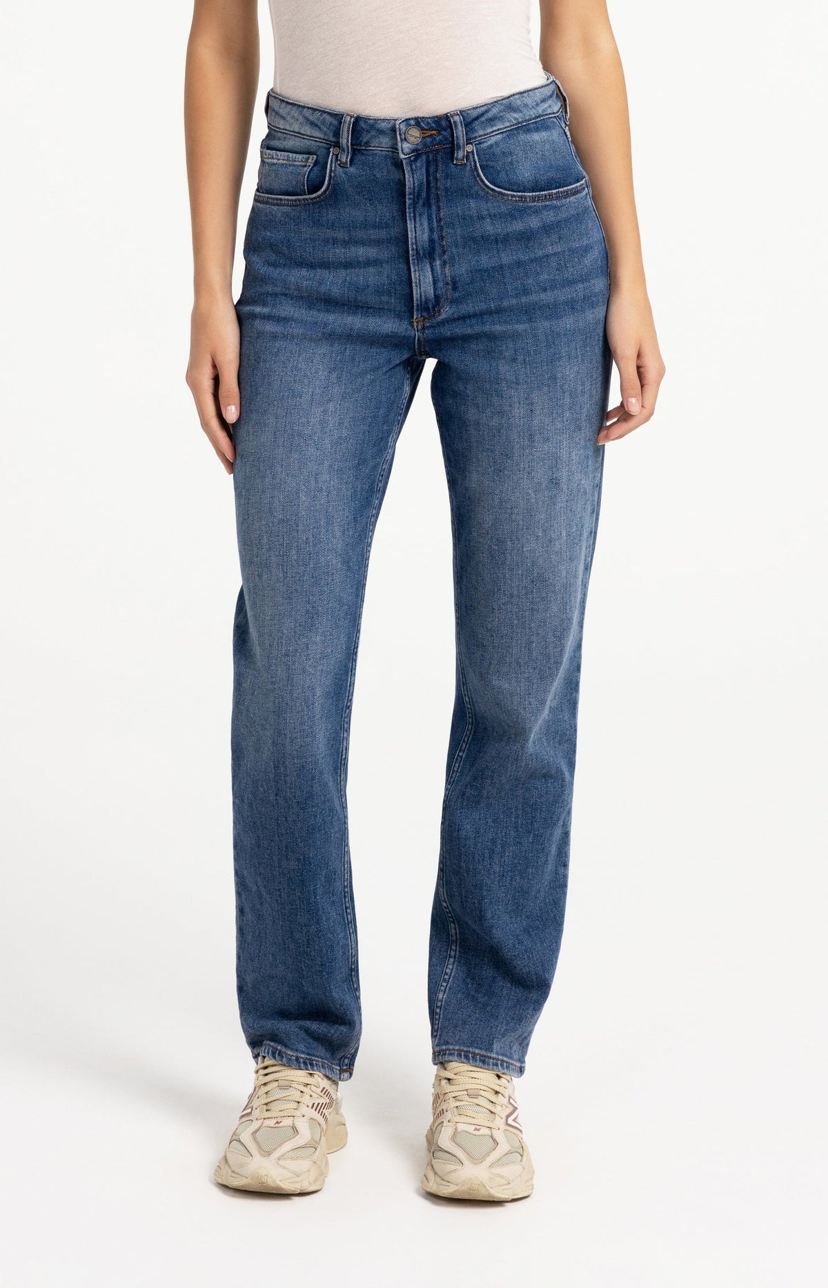YAYA Straight Slim High-Waisted Jeans style 01-311158-609